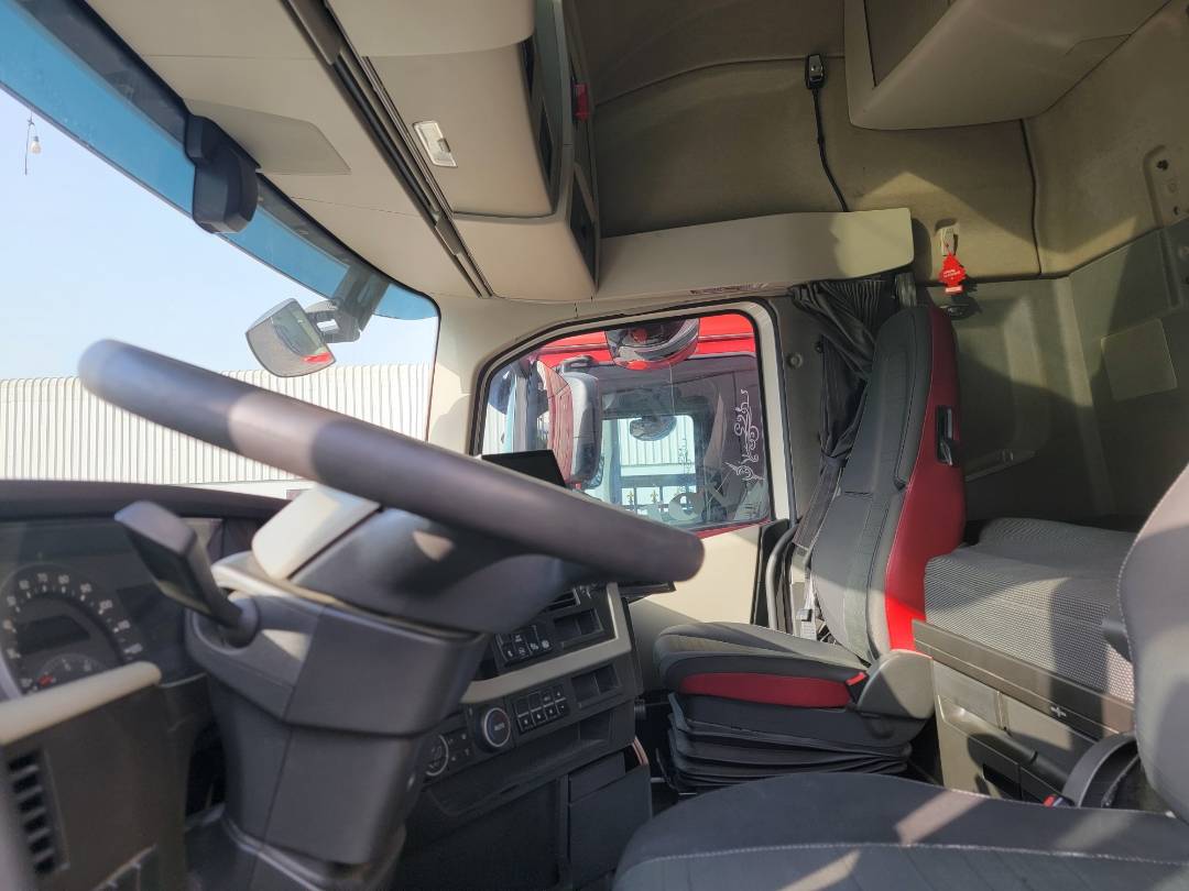 2015 VOLVO FH-Series — 973370 KM — Lot FB737904 — Main - Marhaba Auctions Used Cars - Image 8