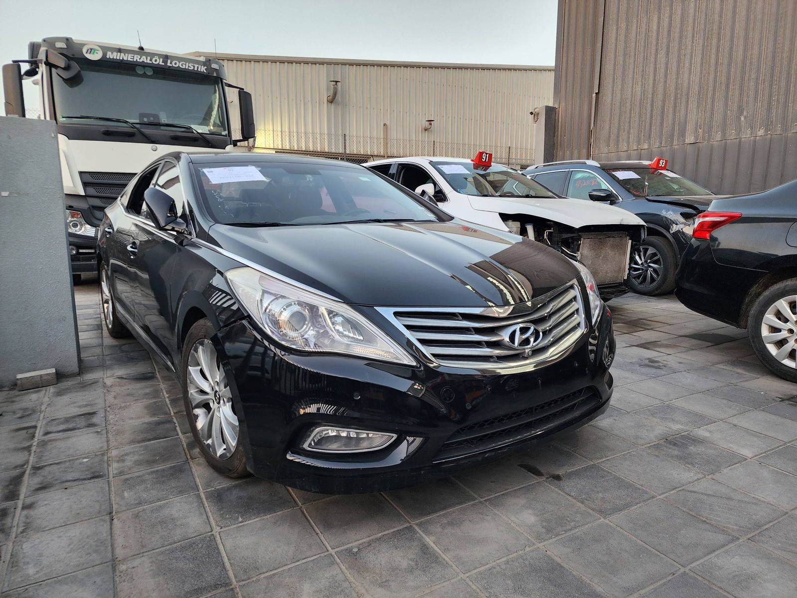 2012 HYUNDAI GRANDEUR — 139810 KM — Lot 214549 — Al Quoz - Marhaba Auctions Used Cars - Image 3