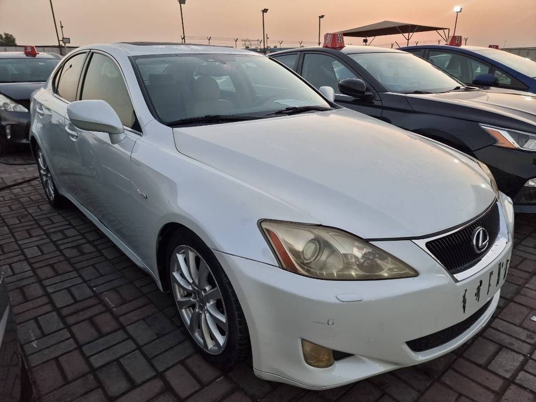 2008 LEXUS IS 300 — 242553 KM — Lot 10640 — Ind. 12 - Marhaba Auctions Used Cars - Image 3
