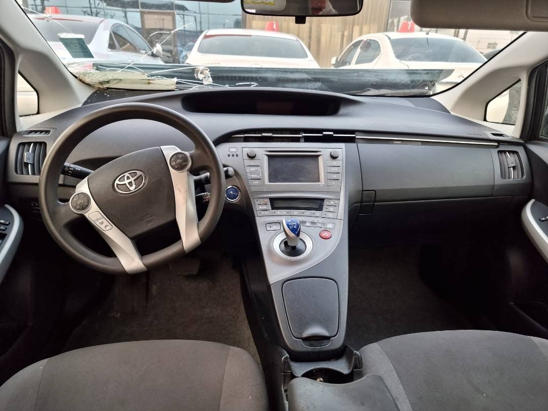 2012 TOYOTA PRIUS — 192546 Miles — Lot 1588575 — Ind. 12 - Marhaba Auctions Used Cars - Image 8