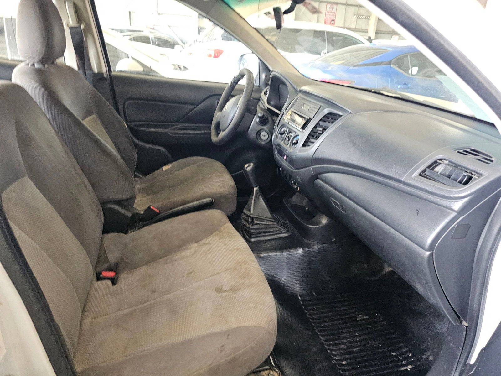 2019 MITSUBISHI pickup — 333241 KM — Lot 9KH023580 — Main - Marhaba Auctions Used Cars - Image 8