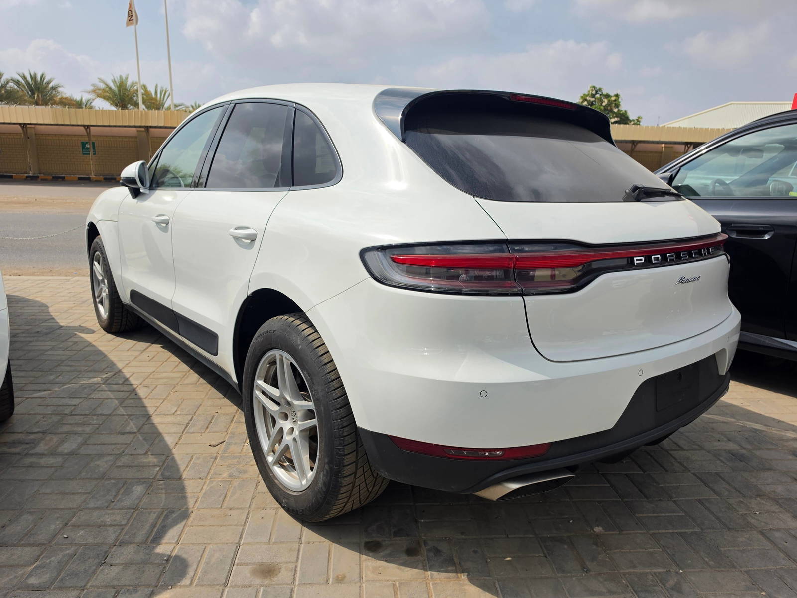2021 PORSCHE MACAN — 31389 KM — Lot 84763285 - Marhaba Auctions Used Cars - Image 4