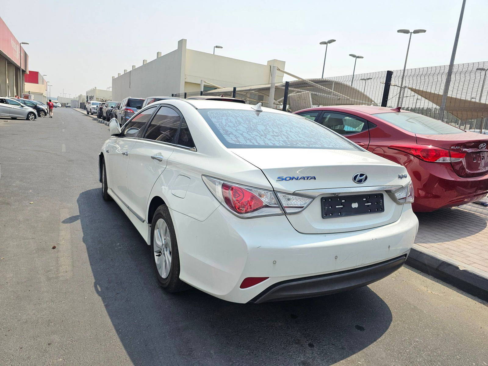 2014 HYUNDAI SONATA — 251610 KM — Lot 097753 — Souq - Marhaba Auctions Used Cars - Image 5