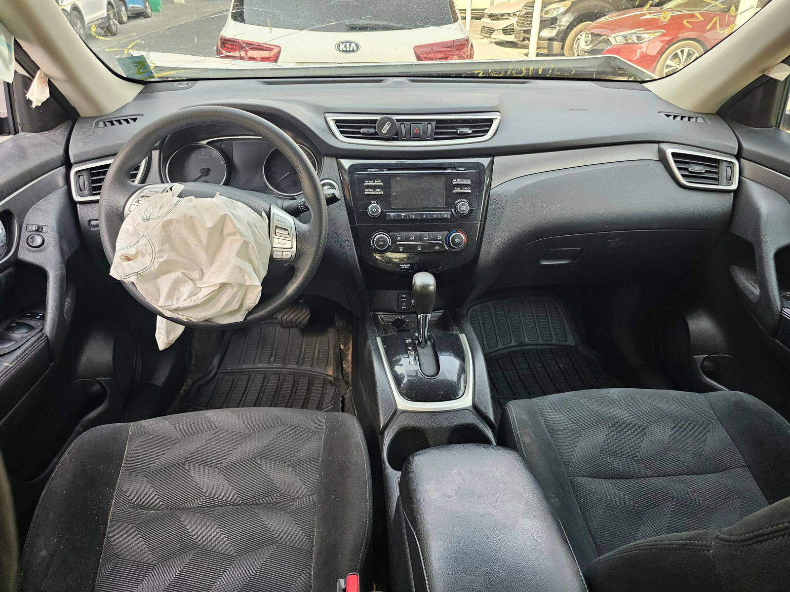 2016 NISSAN ROGUE — 117715 KM — Lot 12207457 — Souq - Marhaba Auctions Used Cars - Image 6