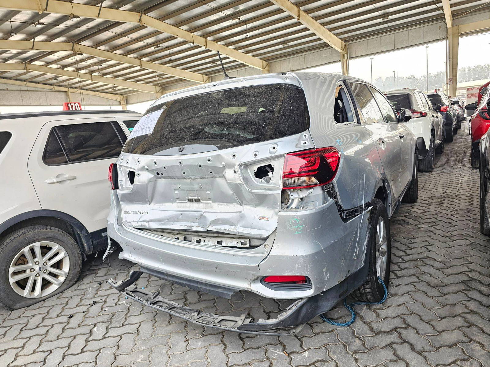 2019 KIA SORENTO — 102797 Miles — Lot 0KG575383 — Souq - Marhaba Auctions Used Cars - Image 4