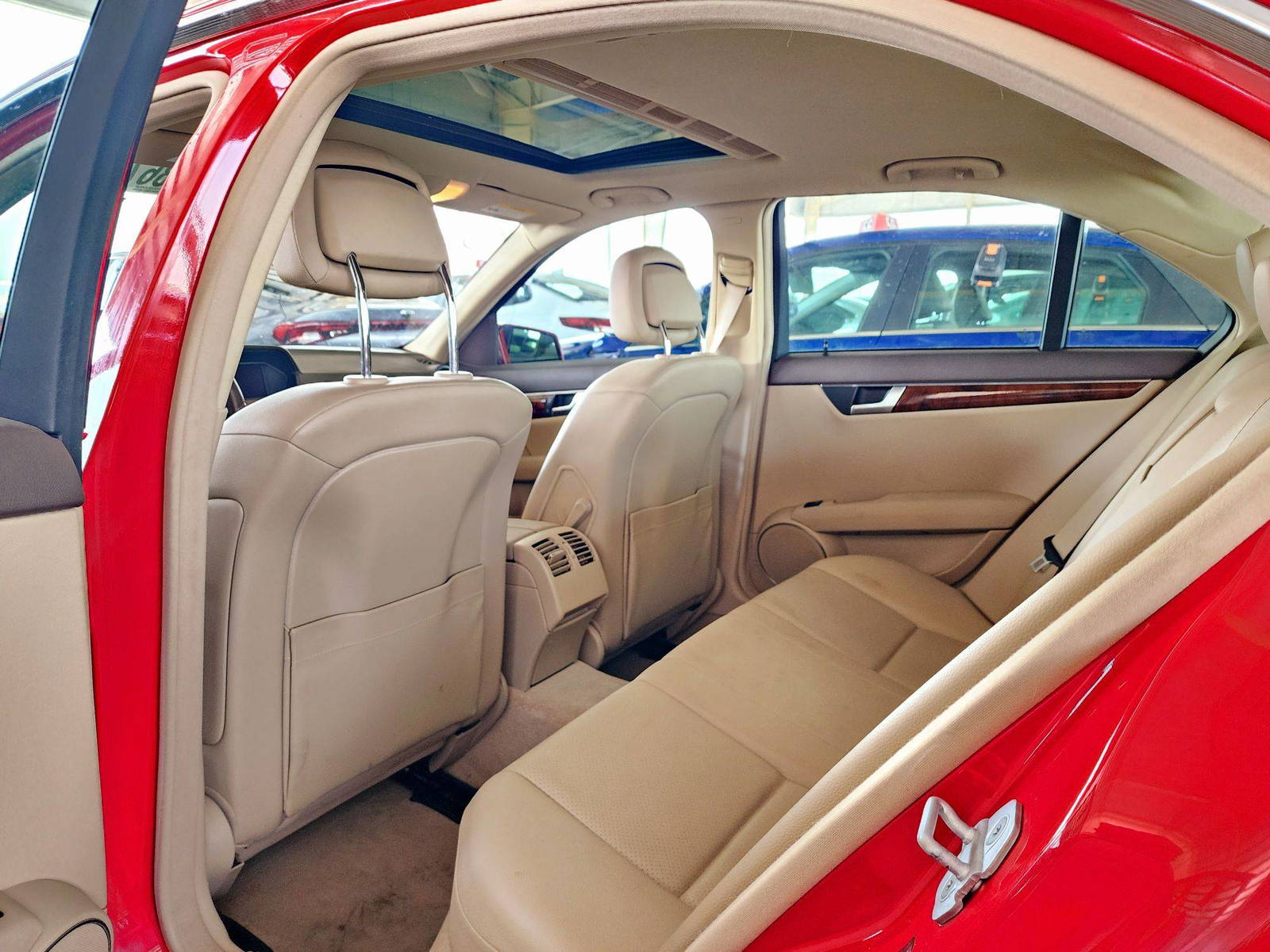 2012 MERCEDES BENZ C300 — 127395 Miles — Lot 8CR240476 — Souq - Marhaba Auctions Used Cars - Image 6