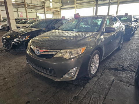 TOYOTA CAMRY