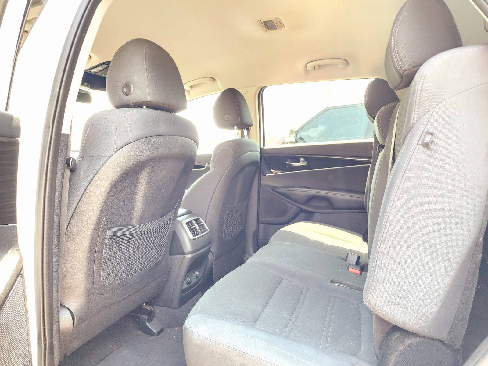 2019 KIA SORENTO — 95537 Miles — Lot 9KG552847 — Souq - Marhaba Auctions Used Cars - Image 6