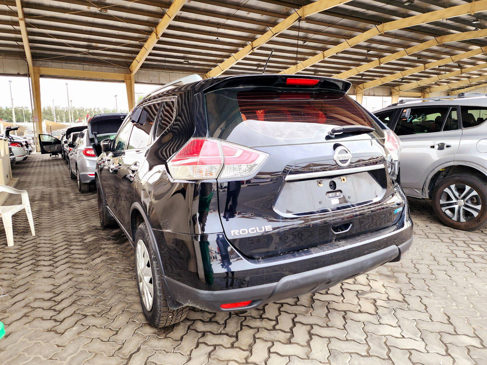 2015 NISSAN ROGUE — 197596 KM — Lot 7FC879206 — Souq - Marhaba Auctions Used Cars - Image 3