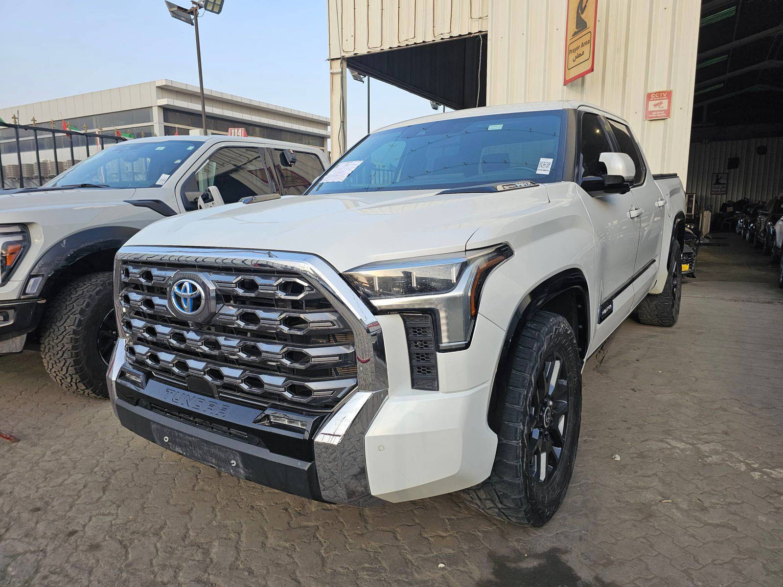 2024 TOYOTA TUNDRA — 60981 KM — Lot RX066966 — Main - Marhaba Auctions Used Cars - Image 3