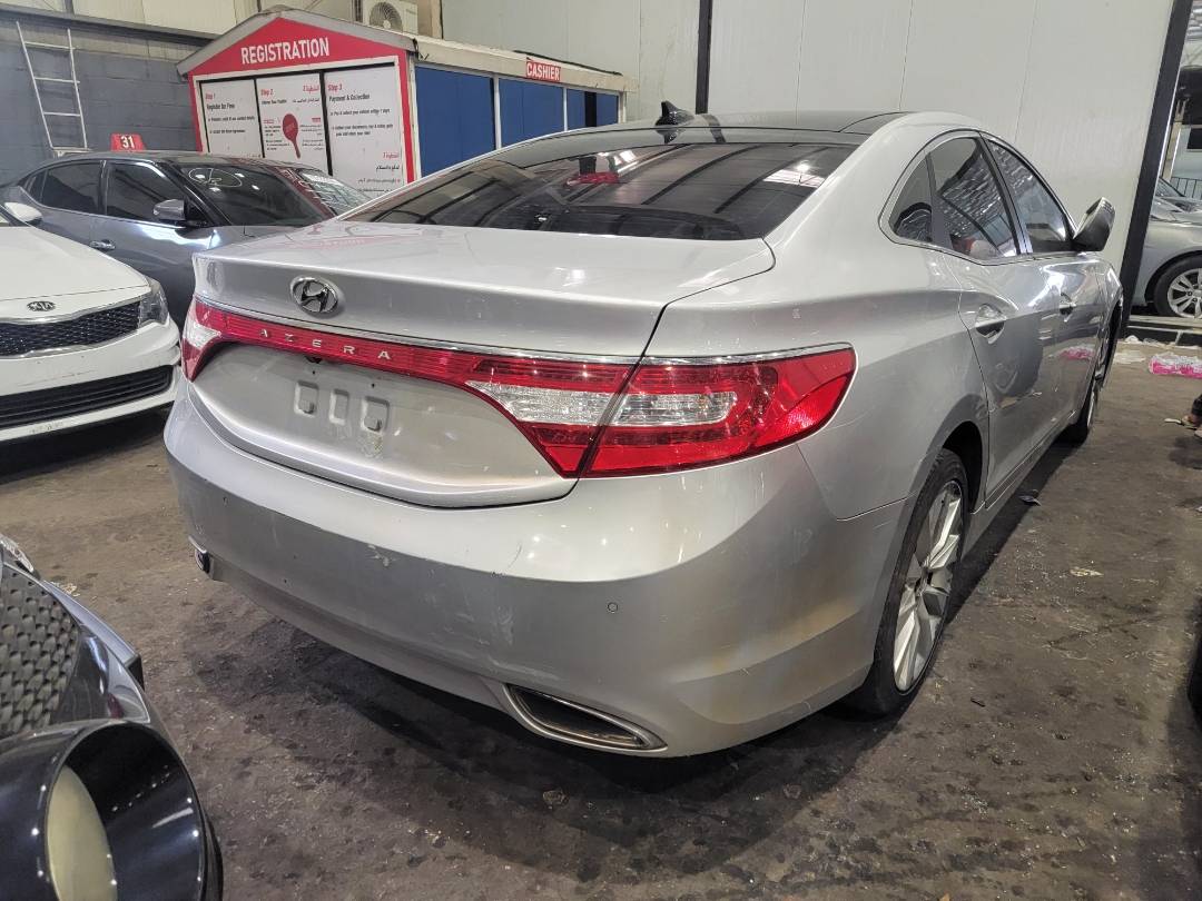 2012 HYUNDAI AZERA — 177466 Miles — Lot GXCA173752 — Main - Marhaba Auctions Used Cars - Image 4