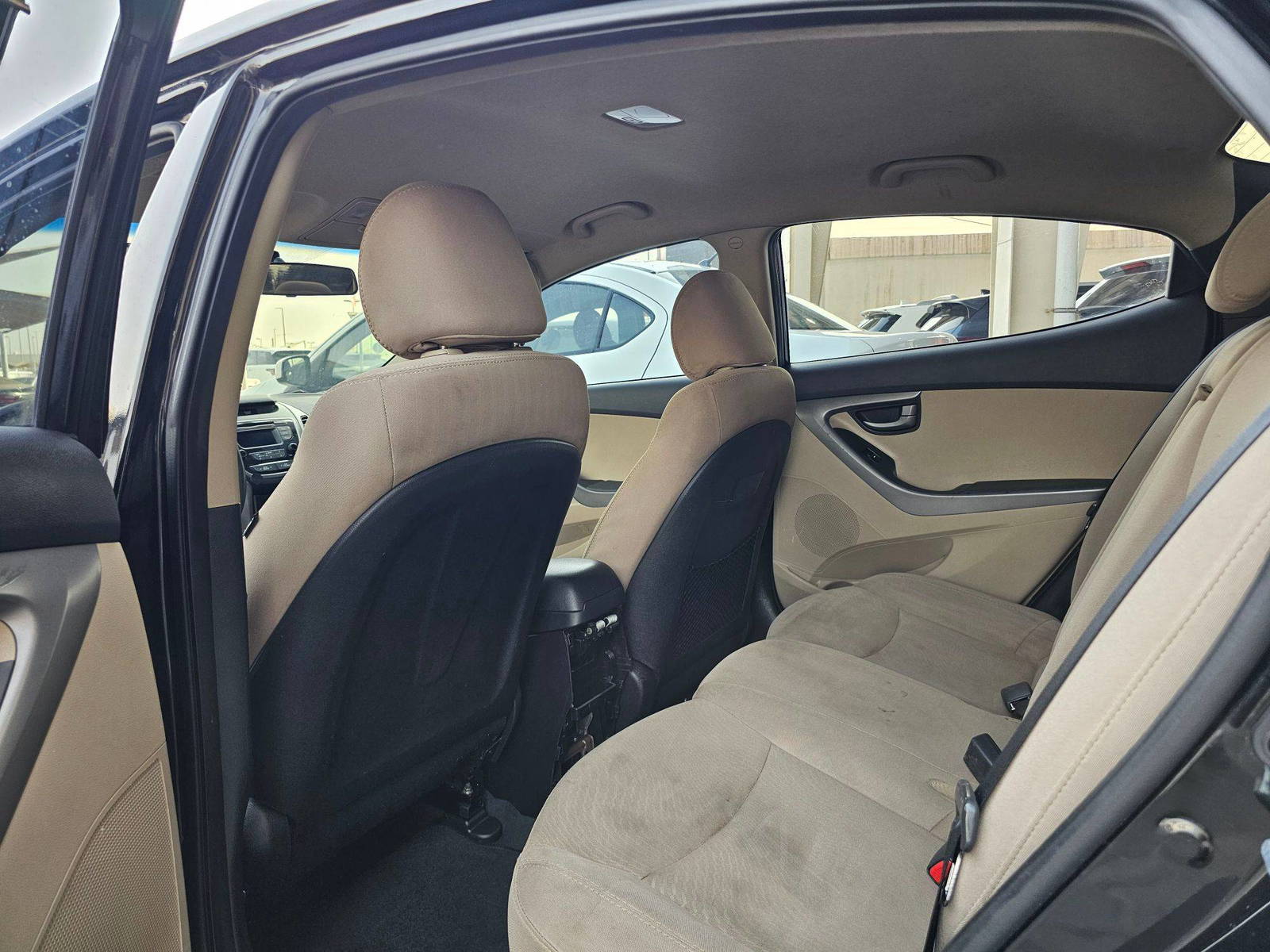 2016 HYUNDAI ELANTRA — 200904 Miles — Lot AE2GH783072 — Souq - Marhaba Auctions Used Cars - Image 6