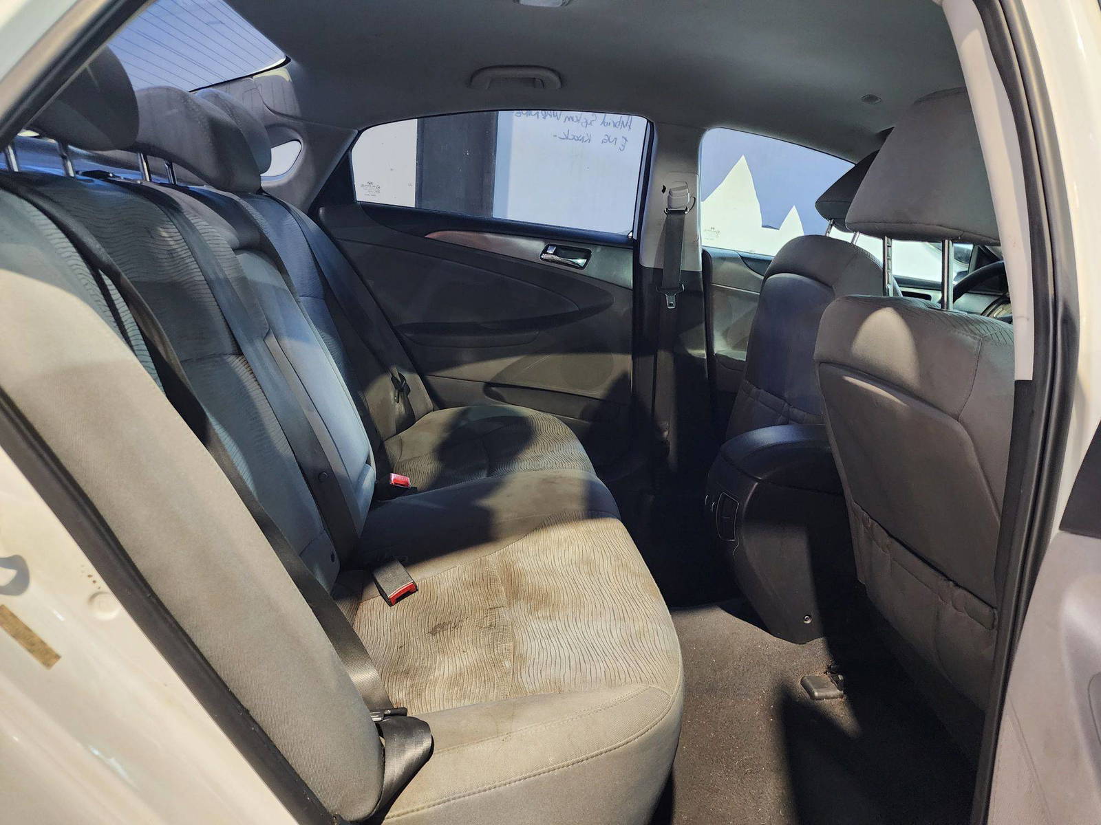 2012 HYUNDAI SONATA — 118594 Miles — Lot 22284 — Al Quoz - Marhaba Auctions Used Cars - Image 7