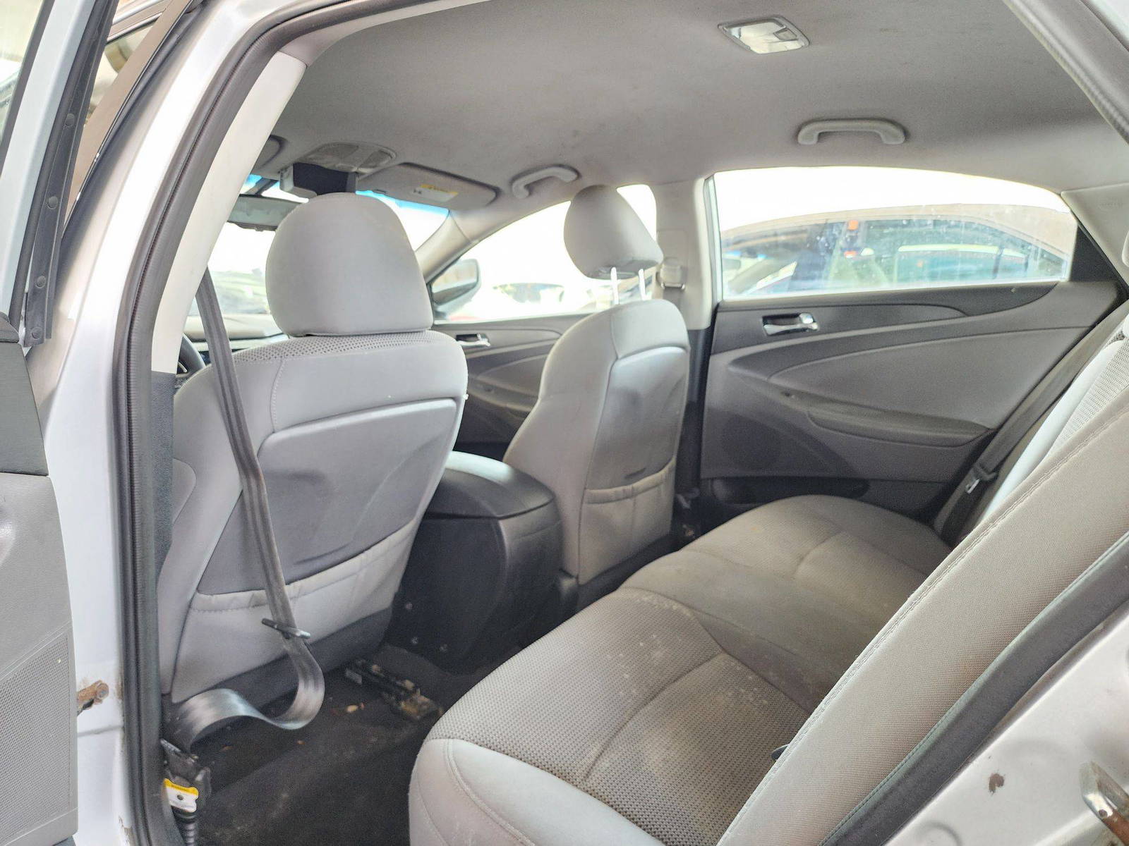2013 HYUNDAI SONATA — 124305 Miles — Lot 23368 — Souq - Marhaba Auctions Used Cars - Image 6