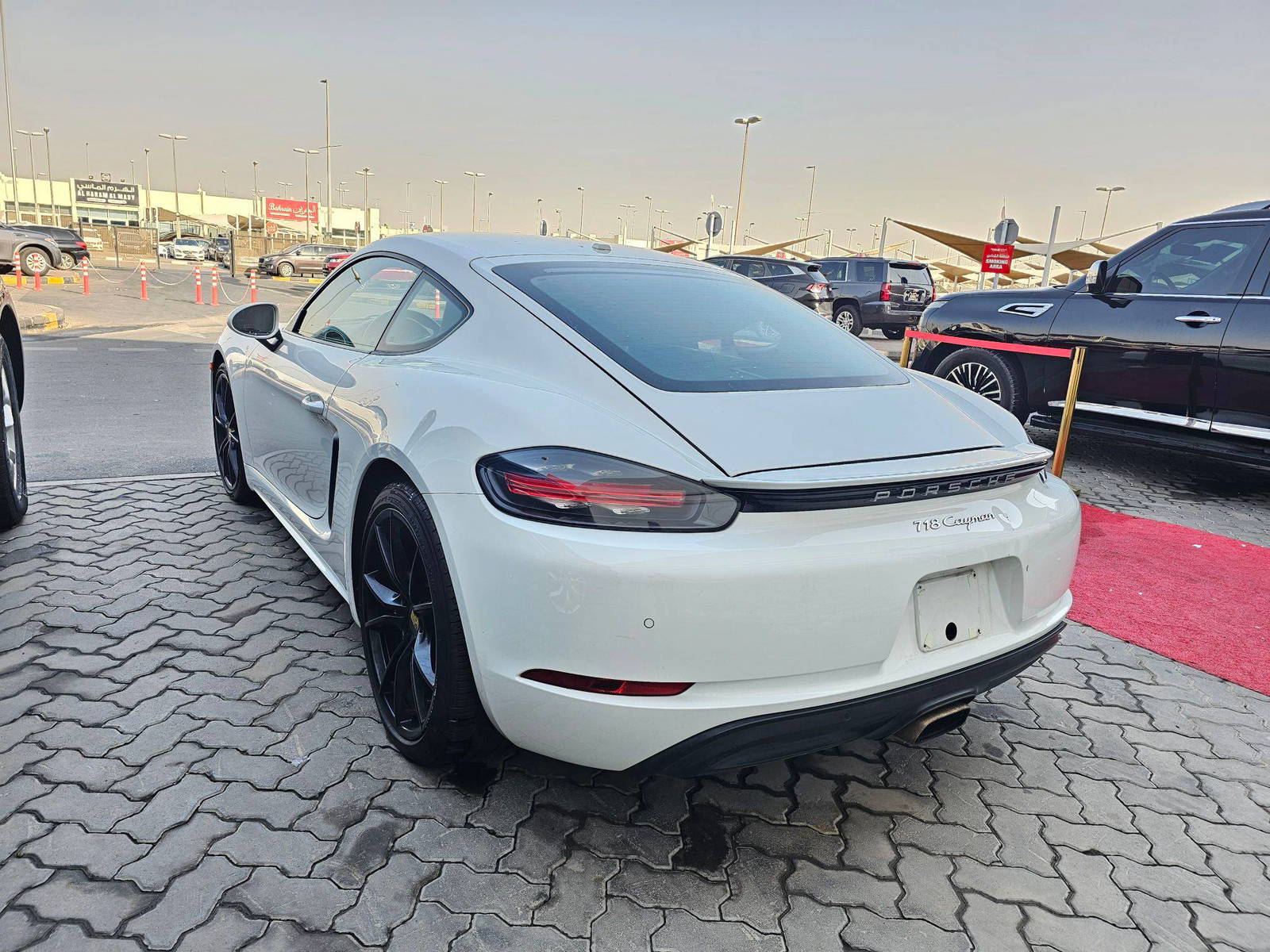 2018 PORSCHE 718 CAYMAN — 125594 Miles — Lot JK260854 — Souq - Marhaba Auctions Used Cars - Image 5