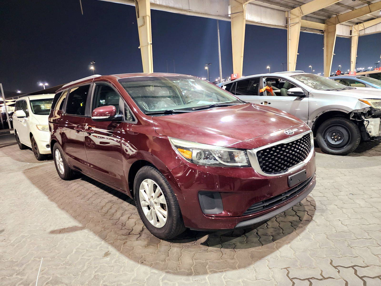 2016 KIA SEDONA — 71038 Miles — Lot 7G6094219 — Souq - Marhaba Auctions Used Cars - Image 4