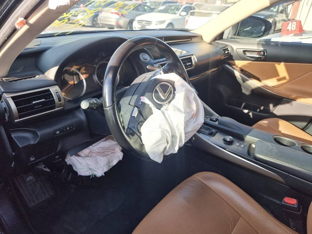 2015 LEXUS IS 250 — 171200 Miles — Lot 5077837 — Souq - Marhaba Auctions Used Cars - Image 8