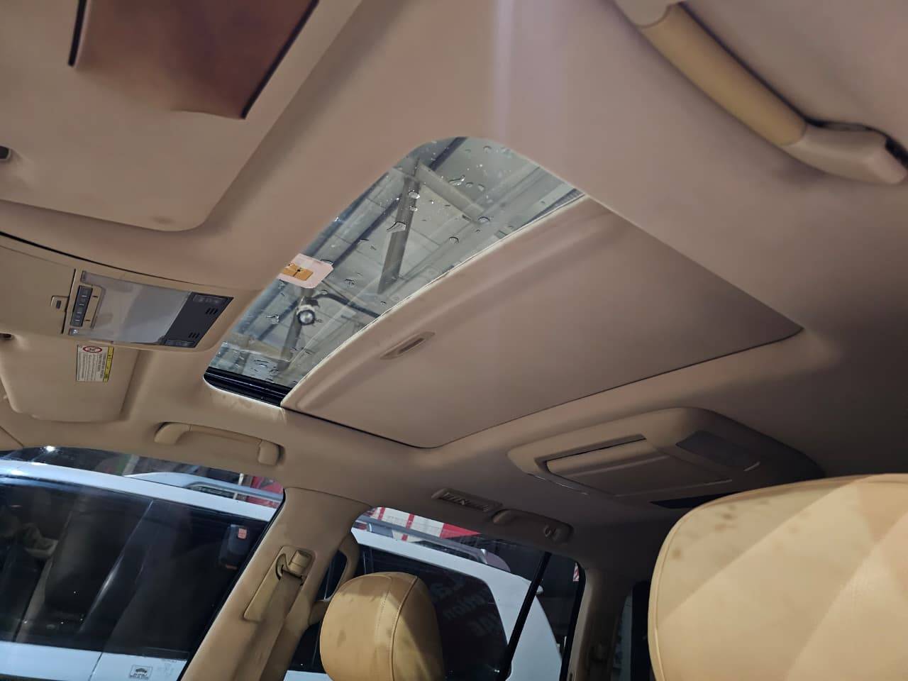 2009 LEXUS LX 570 — 183412 KM — Lot W894028311 — Main - Marhaba Auctions Used Cars - Image 8