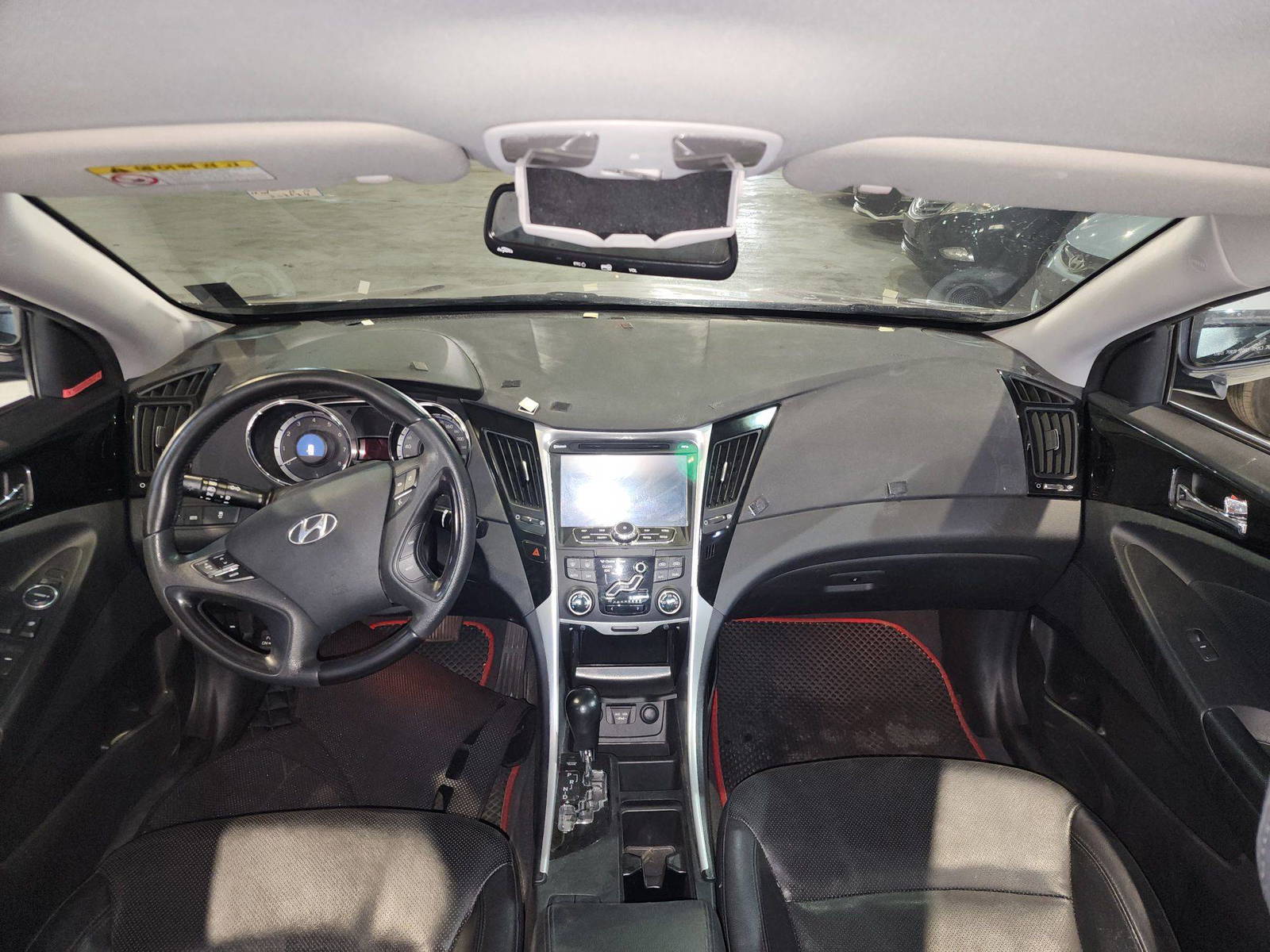 2011 HYUNDAI SONATA — 203034 KM — Lot 334906 — Al Quoz - Marhaba Auctions Used Cars - Image 9