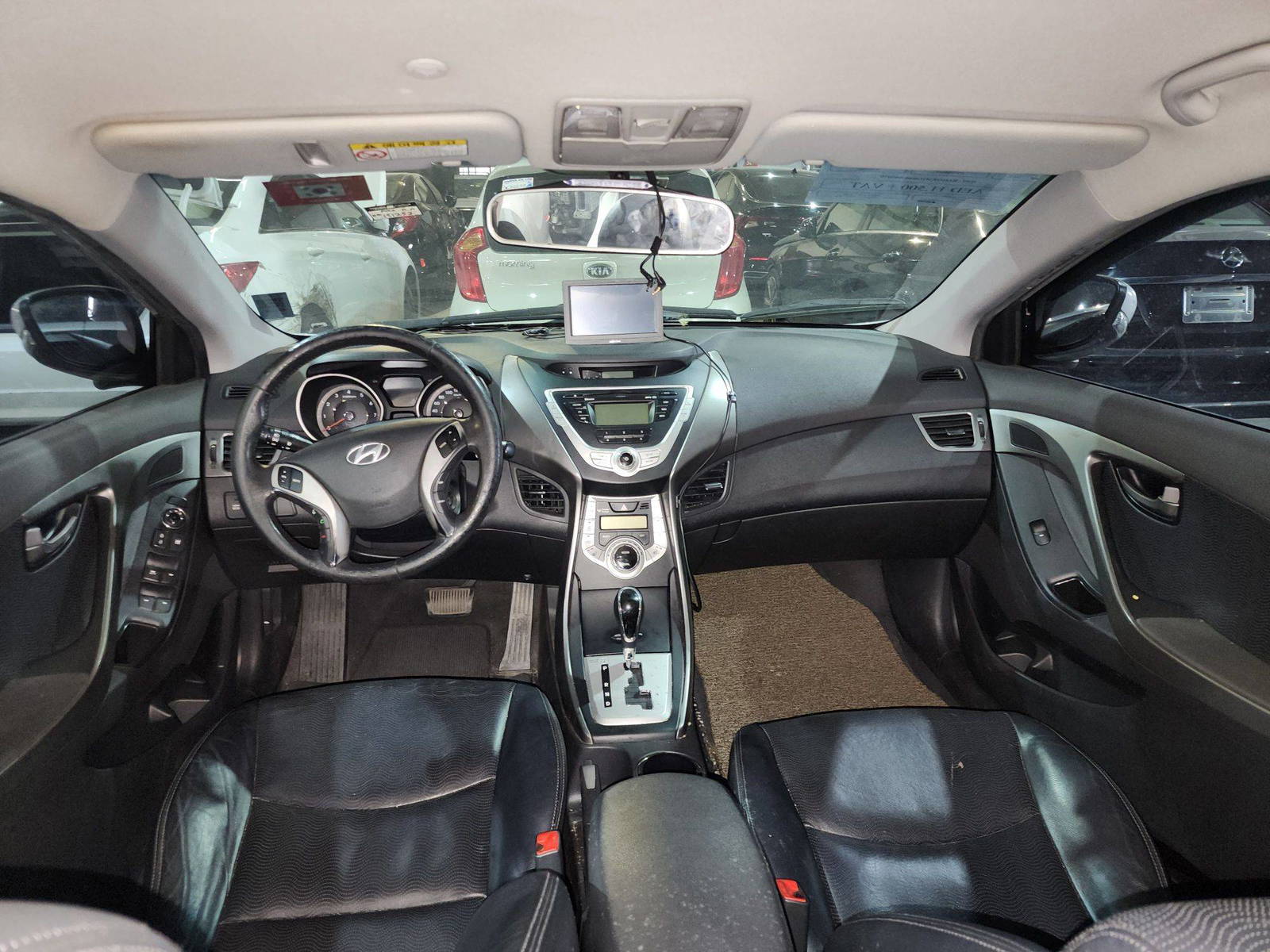 2011 HYUNDAI AVANTE — 151252 KM — Lot 040070 — Al Quoz - Marhaba Auctions Used Cars - Image 8