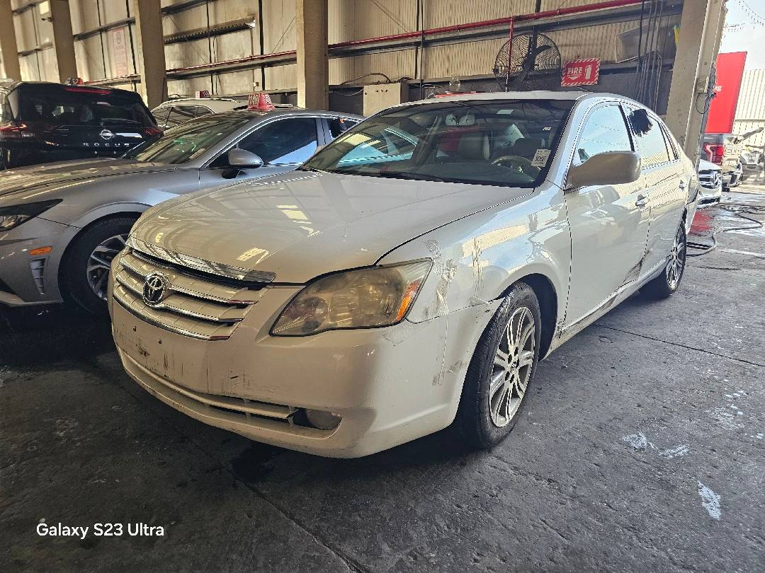 TOYOTA AVALON