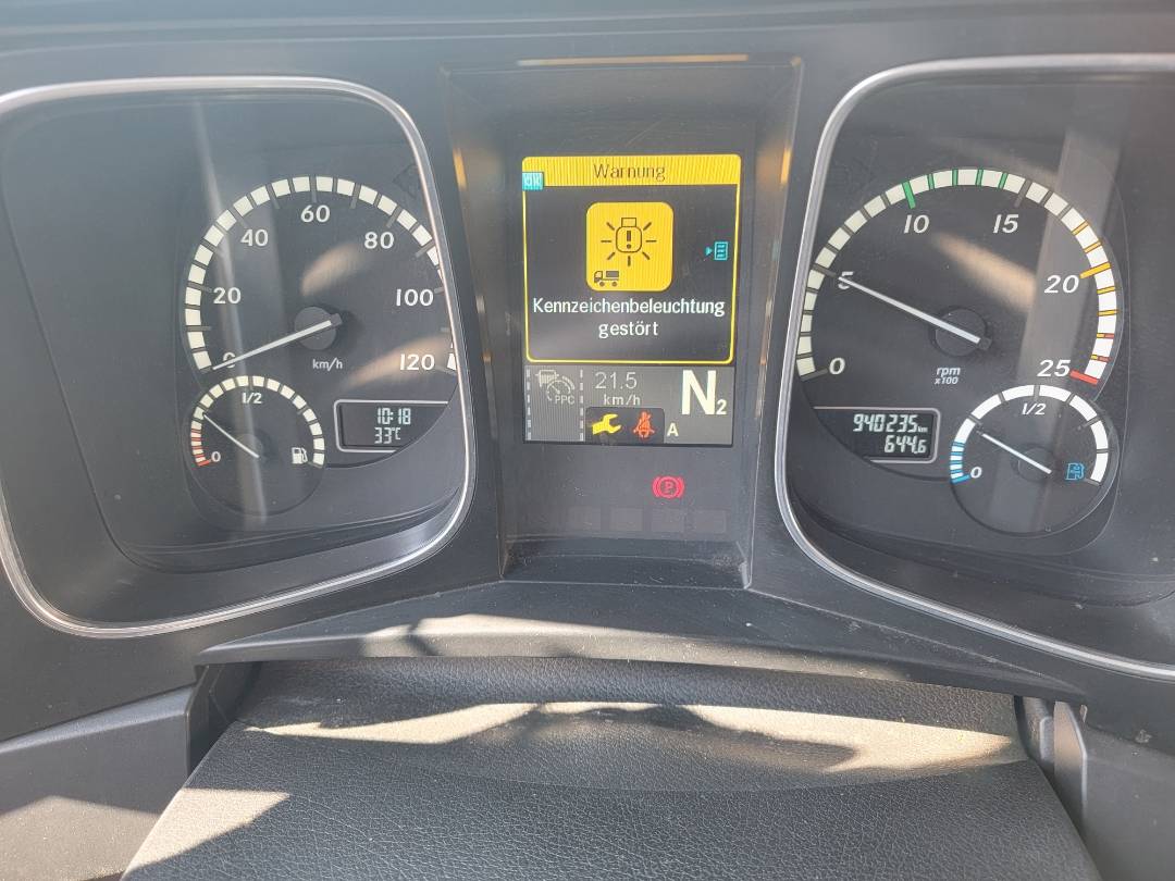 2018 MERCEDES BENZ ACTROS 1840 — 940235 KM — Lot B000616 — Main - Marhaba Auctions Used Cars - Image 8