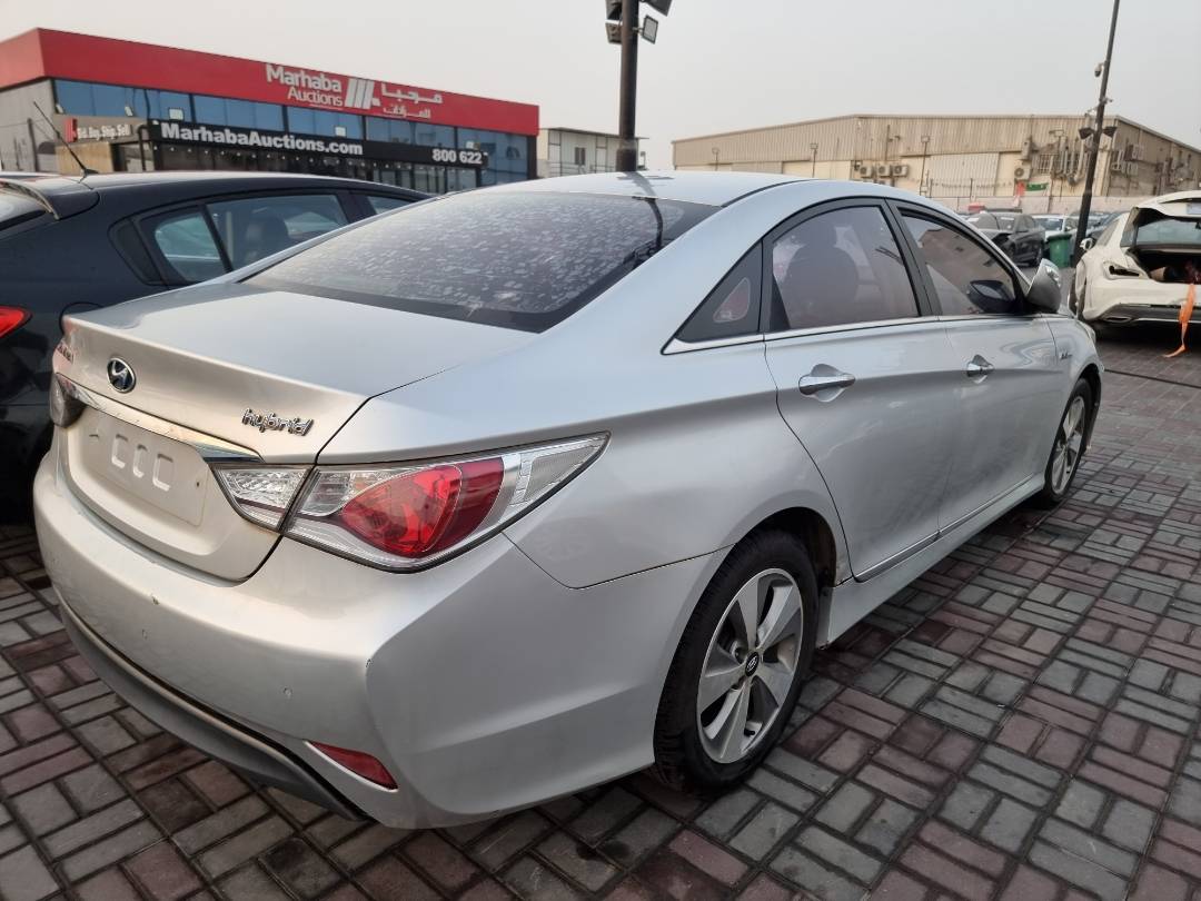 2012 HYUNDAI SONATA — 253988 KM — Lot 124587 — Souq - Marhaba Auctions Used Cars - Image 5