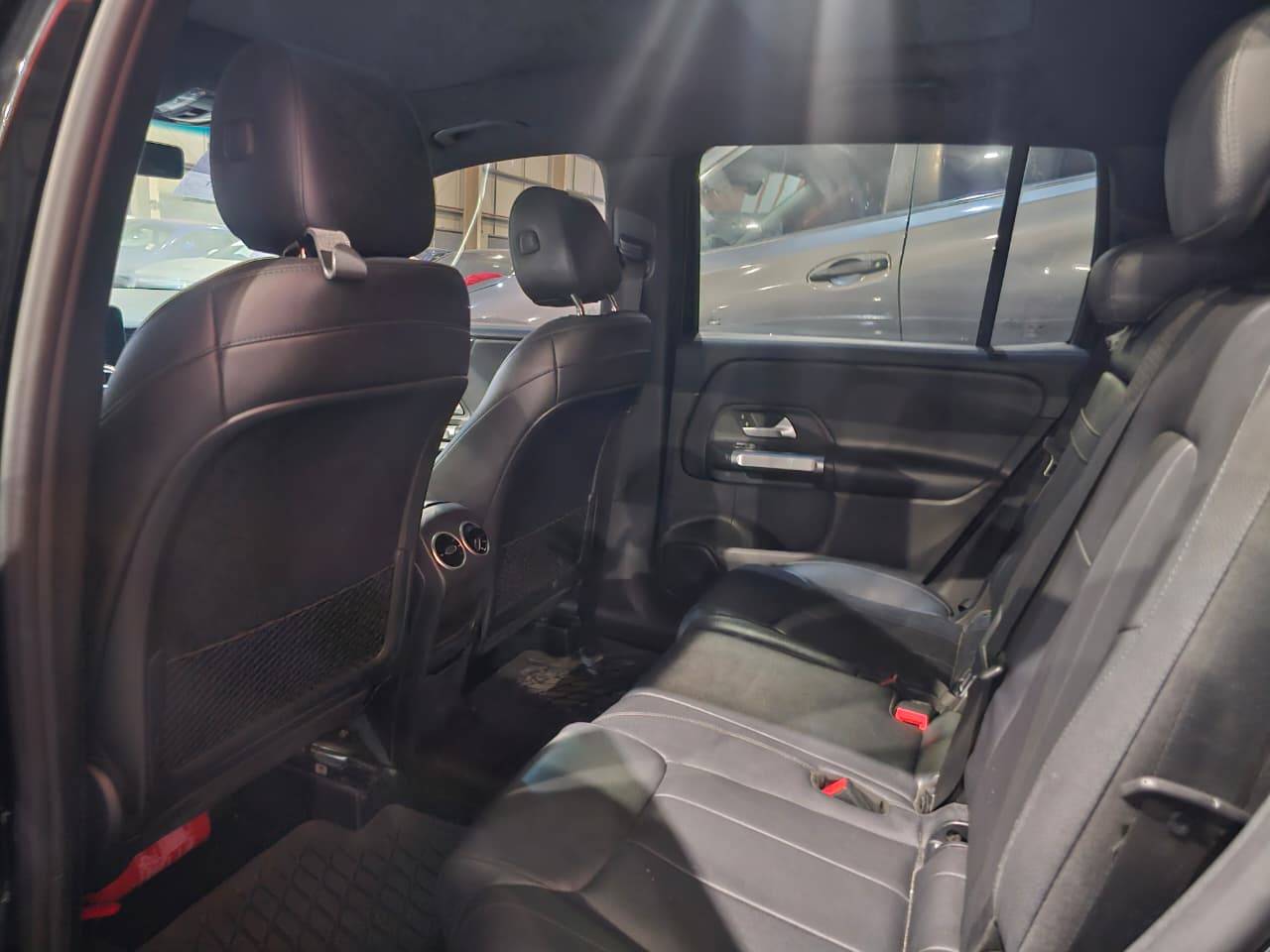 2020 MERCEDES BENZ GLB 250 — 114459 KM — Lot LW005902 — Main - Marhaba Auctions Used Cars - Image 7