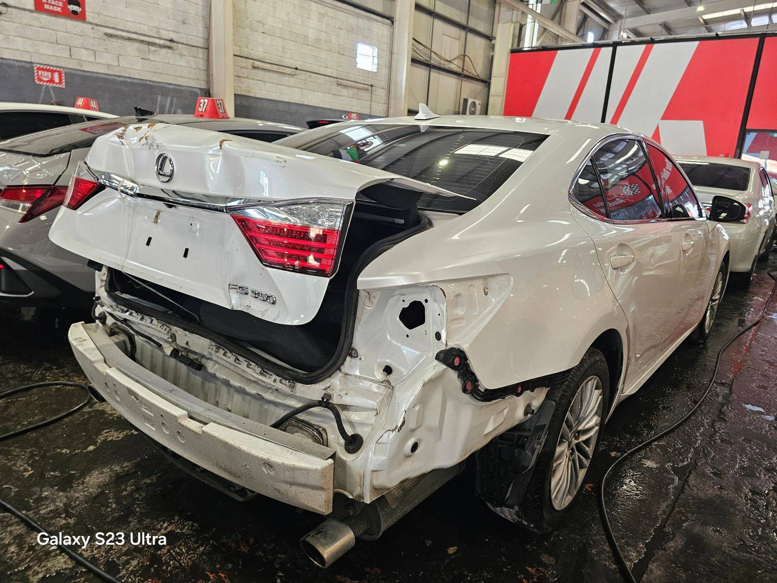 2013 LEXUS ES 350 — 187007 Miles — Lot 96969885 — Main - Marhaba Auctions Used Cars - Image 5