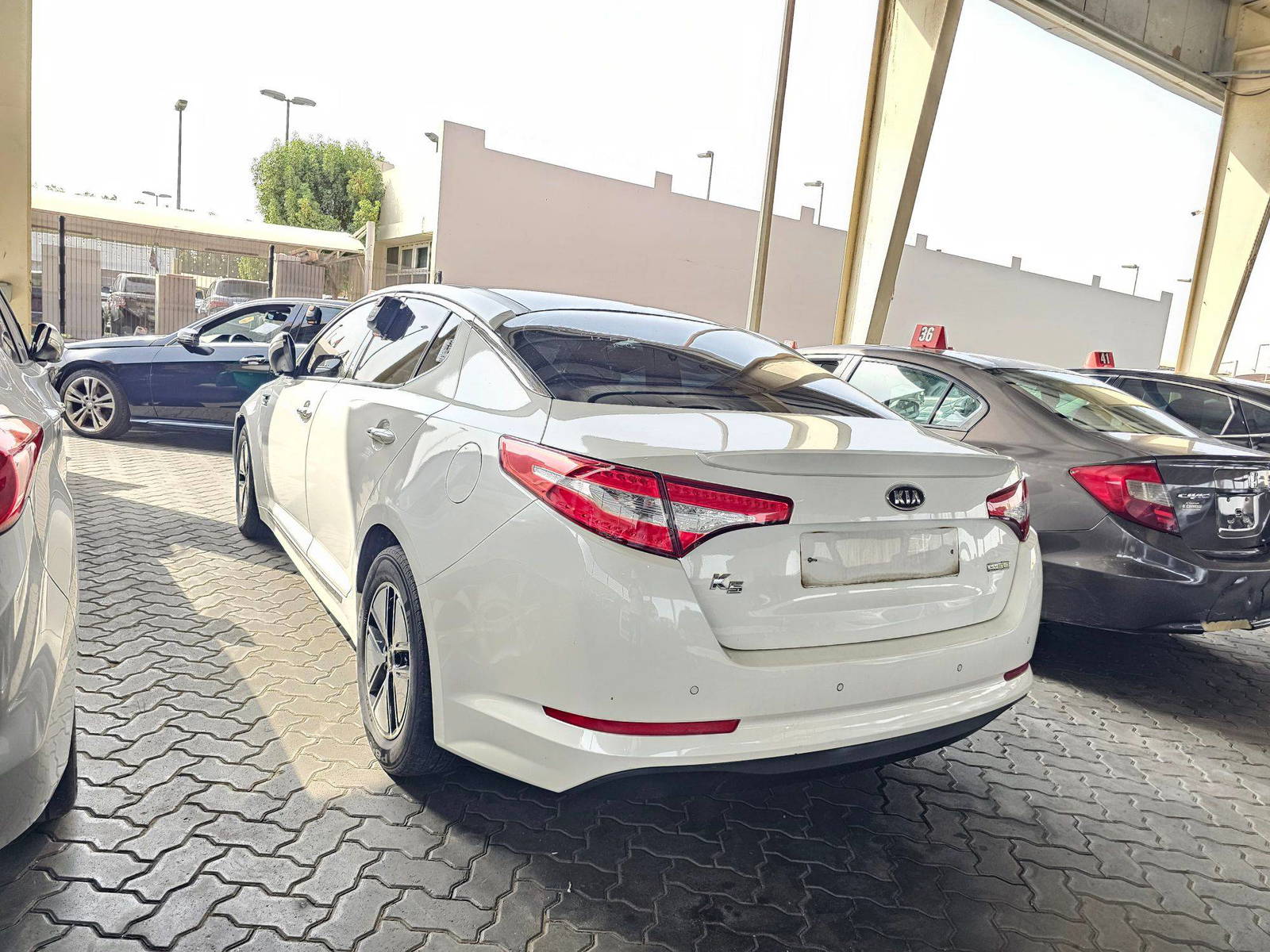 2012 KIA K5 — 229141 KM — Lot 002161 — Souq - Marhaba Auctions Used Cars - Image 5