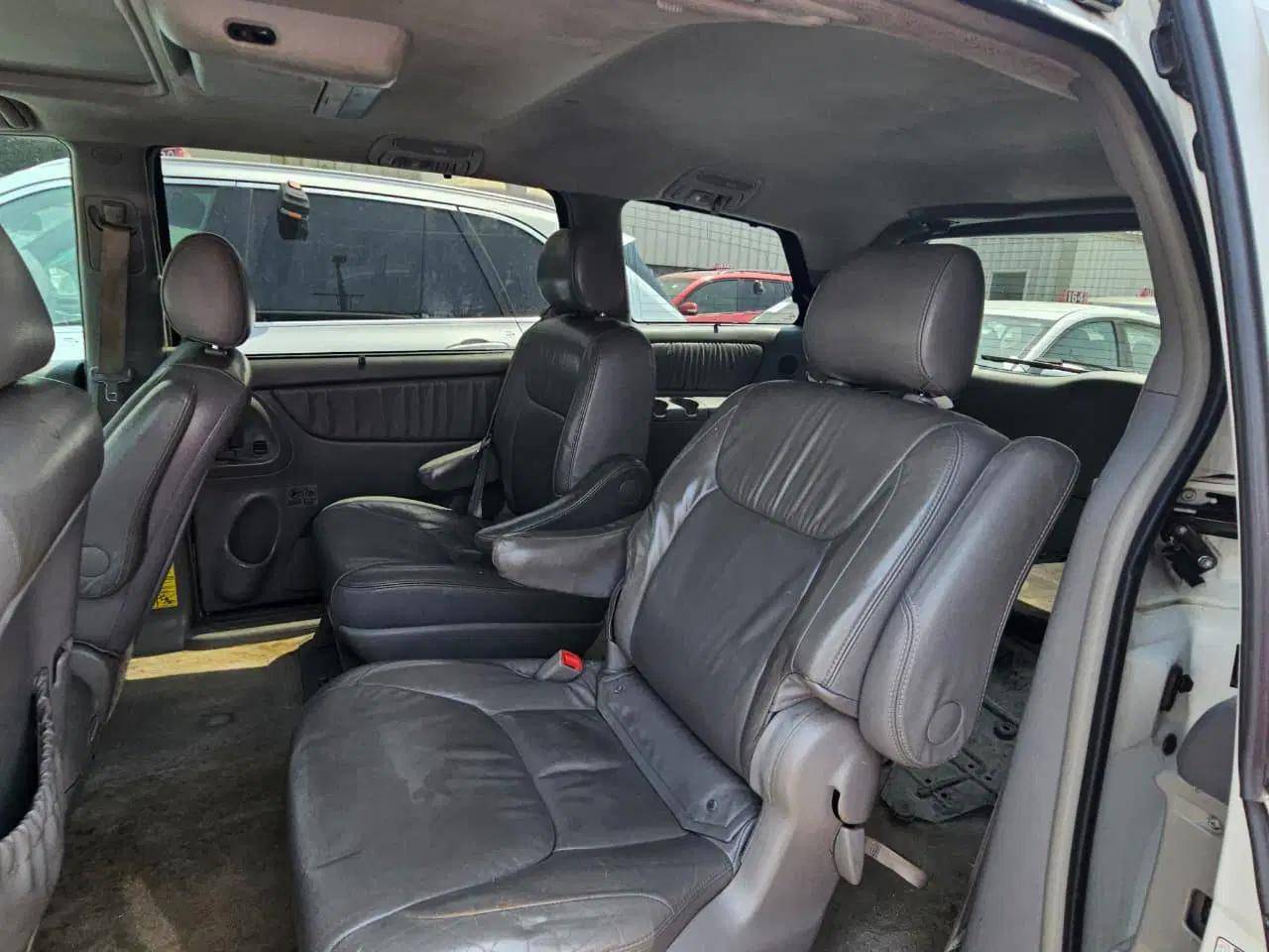2008 TOYOTA SIENNA — 302029 Miles — Lot 48S137990 — Main - Marhaba Auctions Used Cars - Image 8